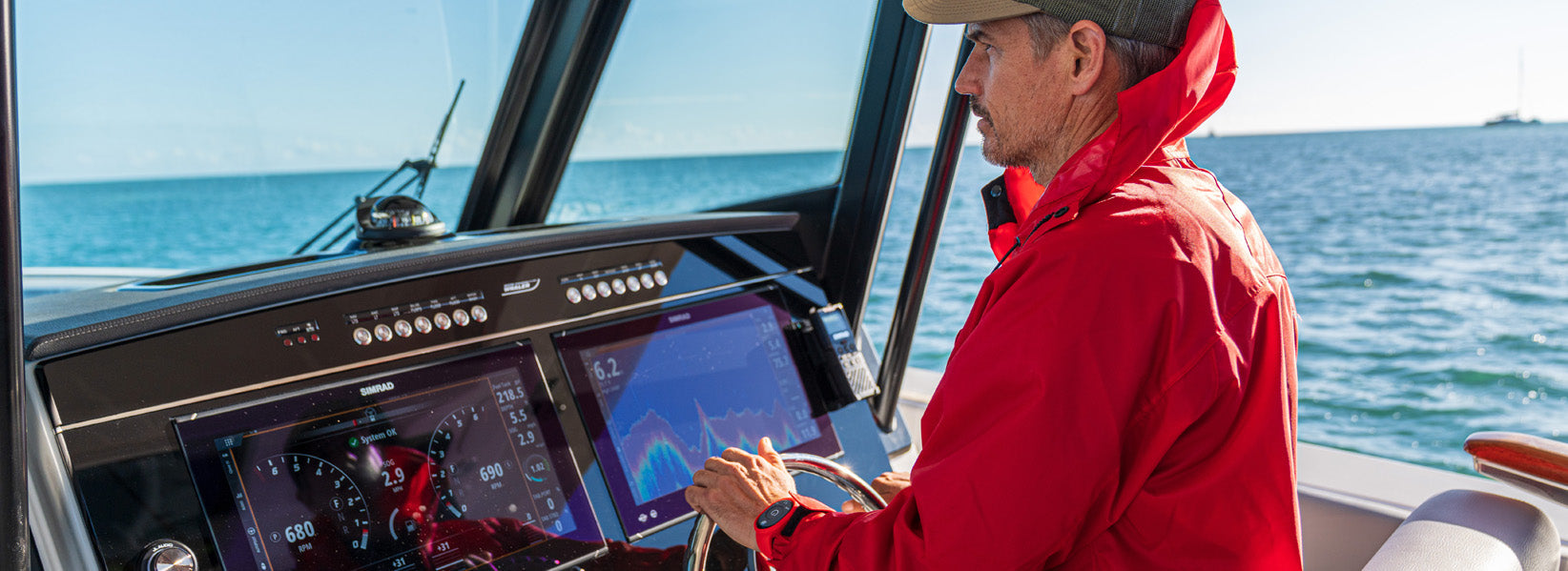 Simrad Chartplotters & Fishfinders