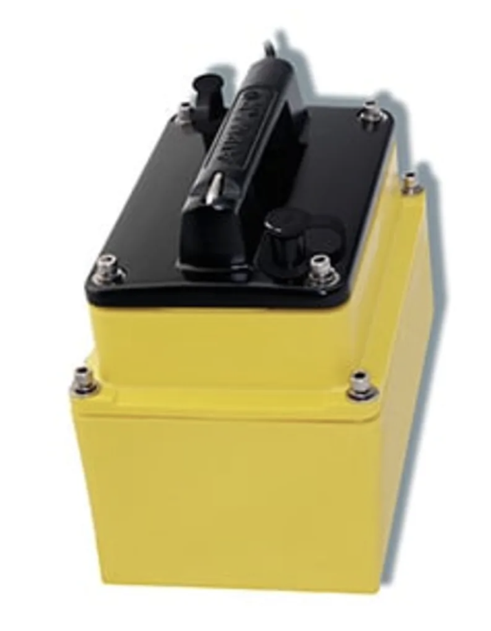 Airmar M265C-LH Low/High CHIRP In-Hull Transducer with Garmin 12-Pin