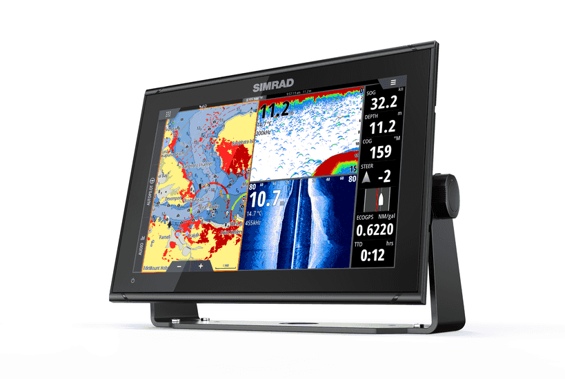 Simrad 12-inch chartplotter and radar display with Broadband 4G™ radar and TotalScan™ transducer - image 3