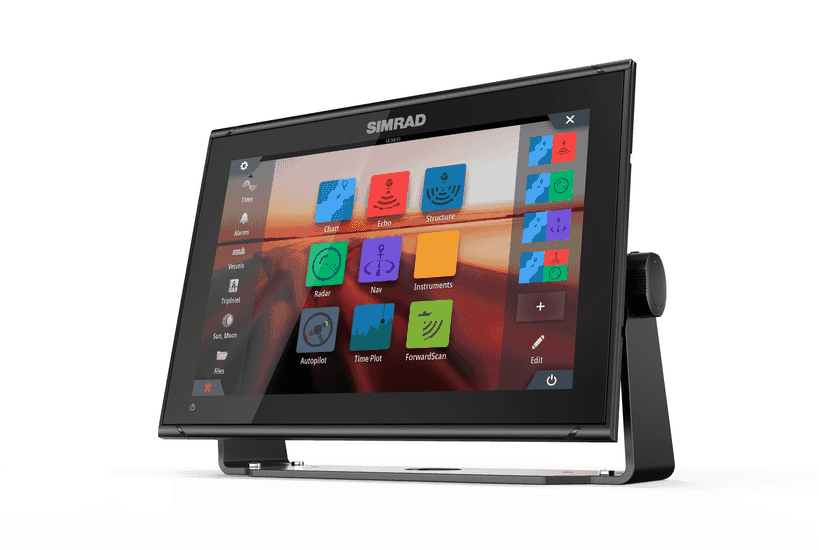 Simrad 12-inch chartplotter and radar display with Broadband 4G™ radar and TotalScan™ transducer - image 7
